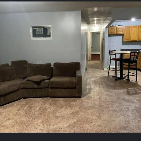 Room In A Beach House With King Size Bed In A Landlord Hosted Three Bedroom Apartment New York Luaran gambar