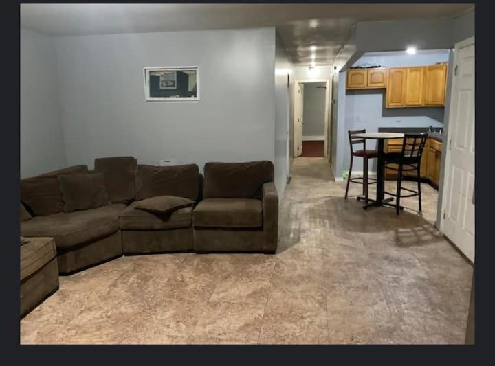 Room In A Beach House With King Size Bed In A Landlord Hosted Three Bedroom Apartment New York Luaran gambar