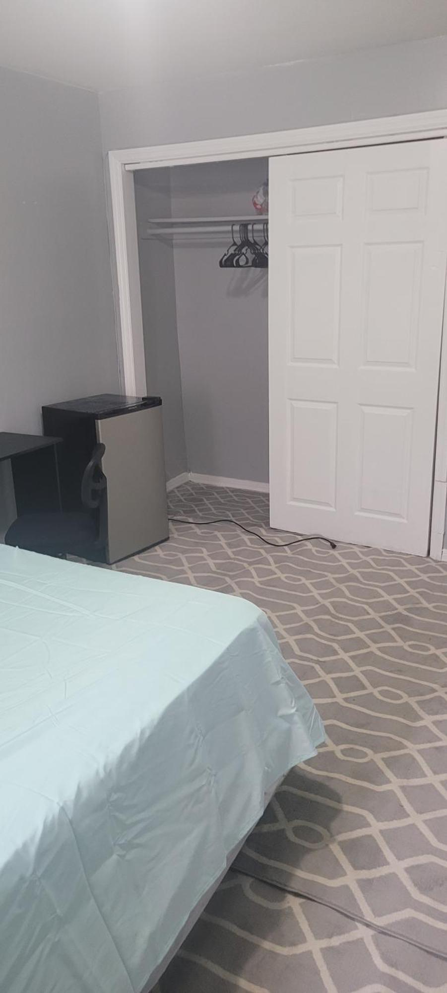 Room In A Beach House With King Size Bed In A Landlord Hosted Three Bedroom Apartment New York Luaran gambar